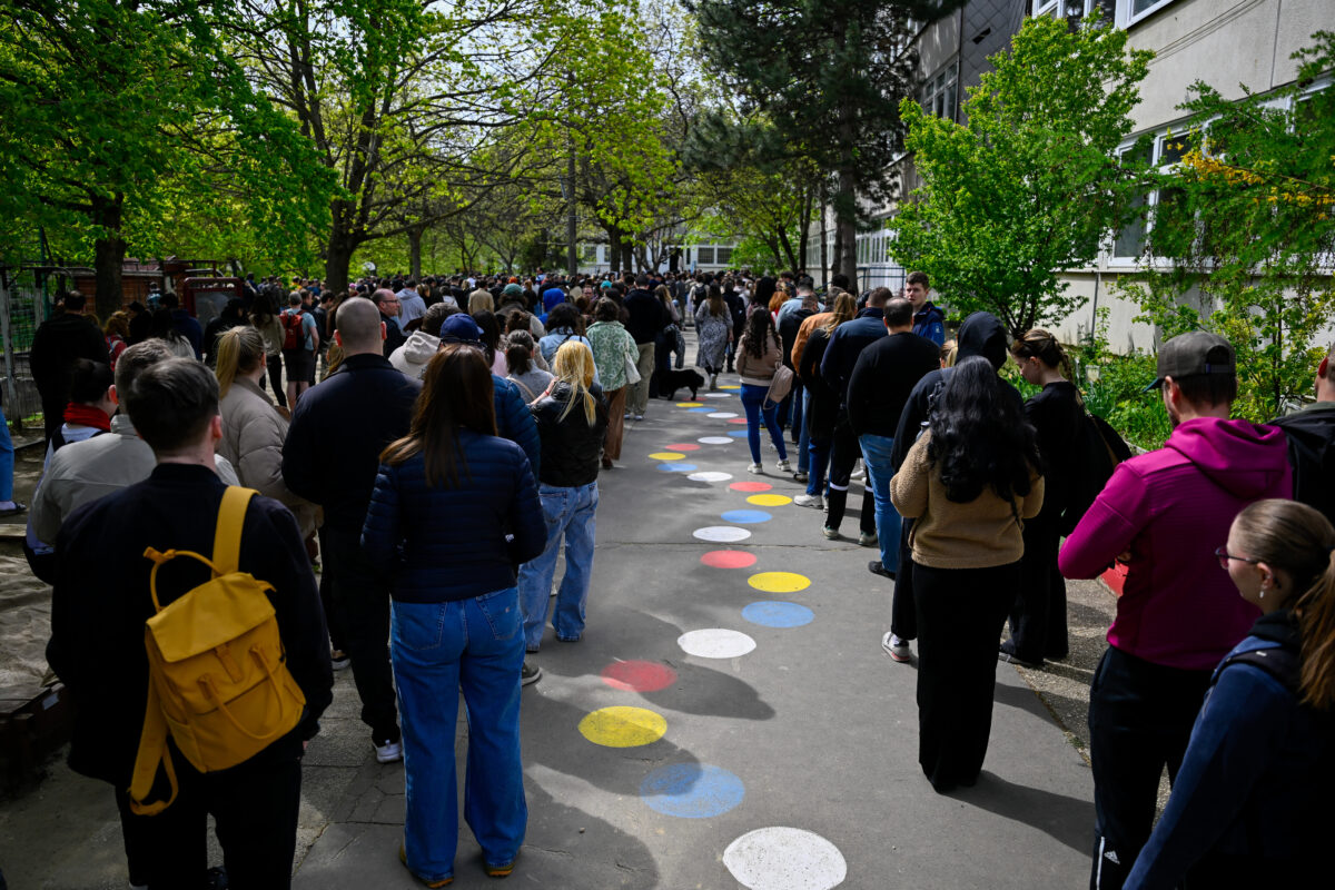 Hungary: record turnout continues, 54.14% at 13:00