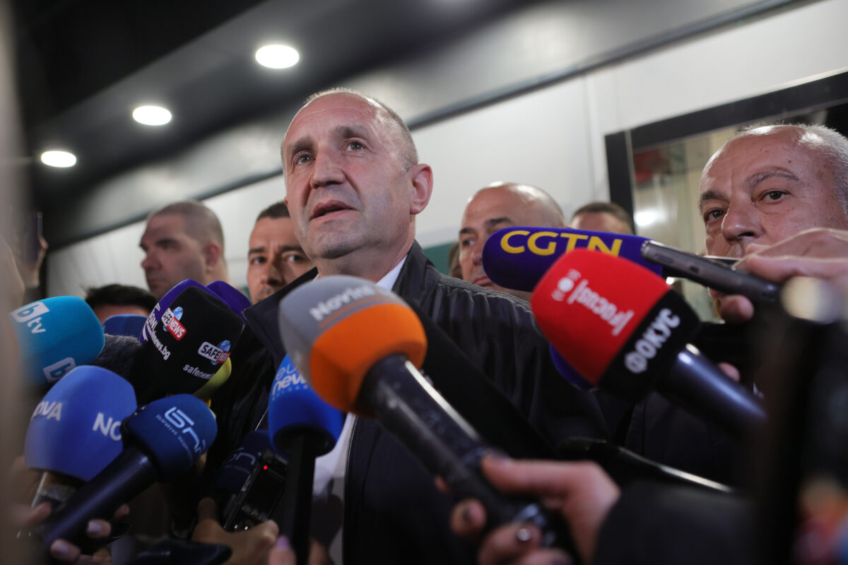 Bulgaria, Rumen Radev wins elections with 44.7% of the vote.