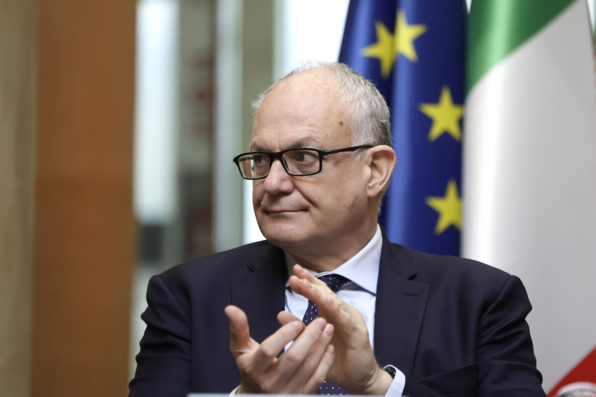 25 April, Gualtieri: ‘The shooting in Rome is a serious incident; the full truth must be brought to light’