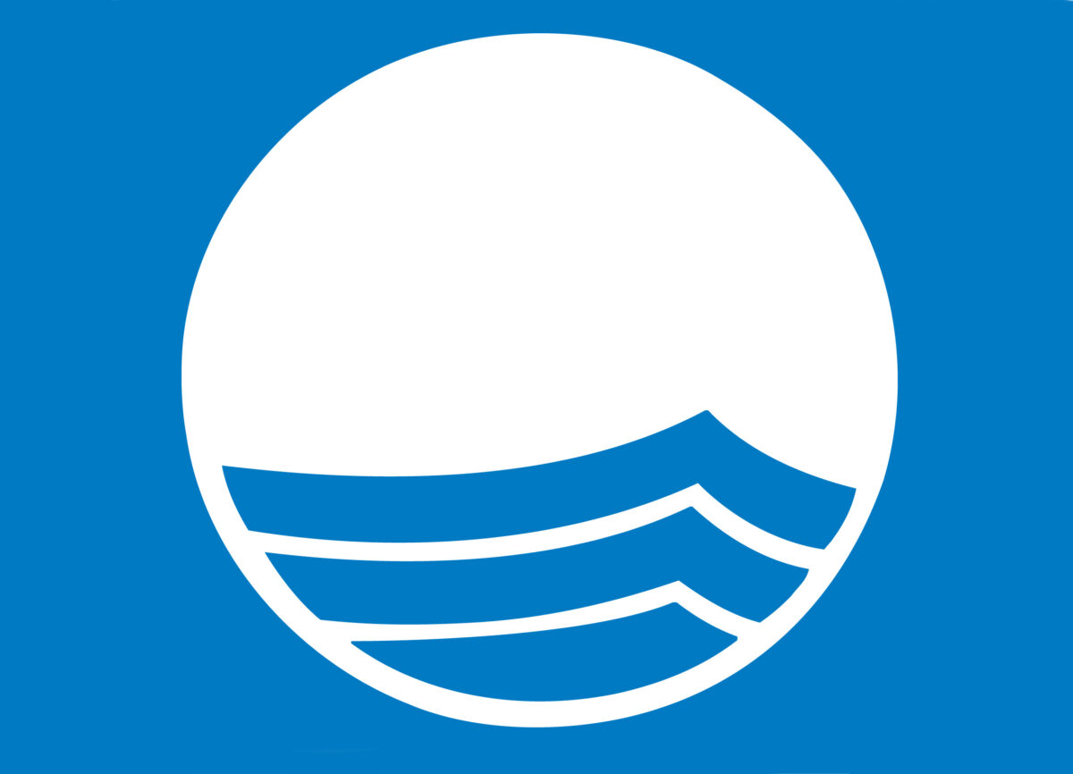 Blue Flags fly in 257 municipalities and 87 tourist marinas Blue Flags fly in 257 municipalities and 87 tourist marinas