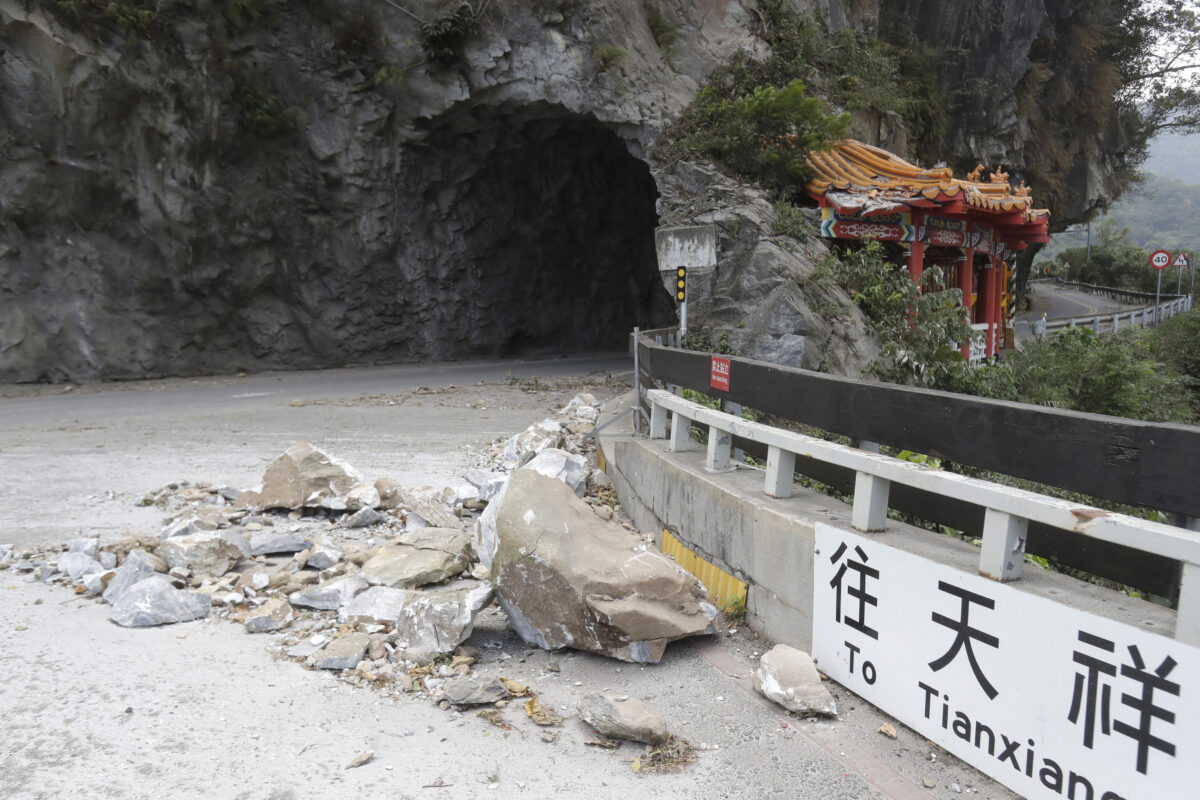 China: 5.2-magnitude earthquake in Guangxi, 2 dead and one missing China: 5.2-magnitude earthquake in Guangxi, 2 dead and one missing