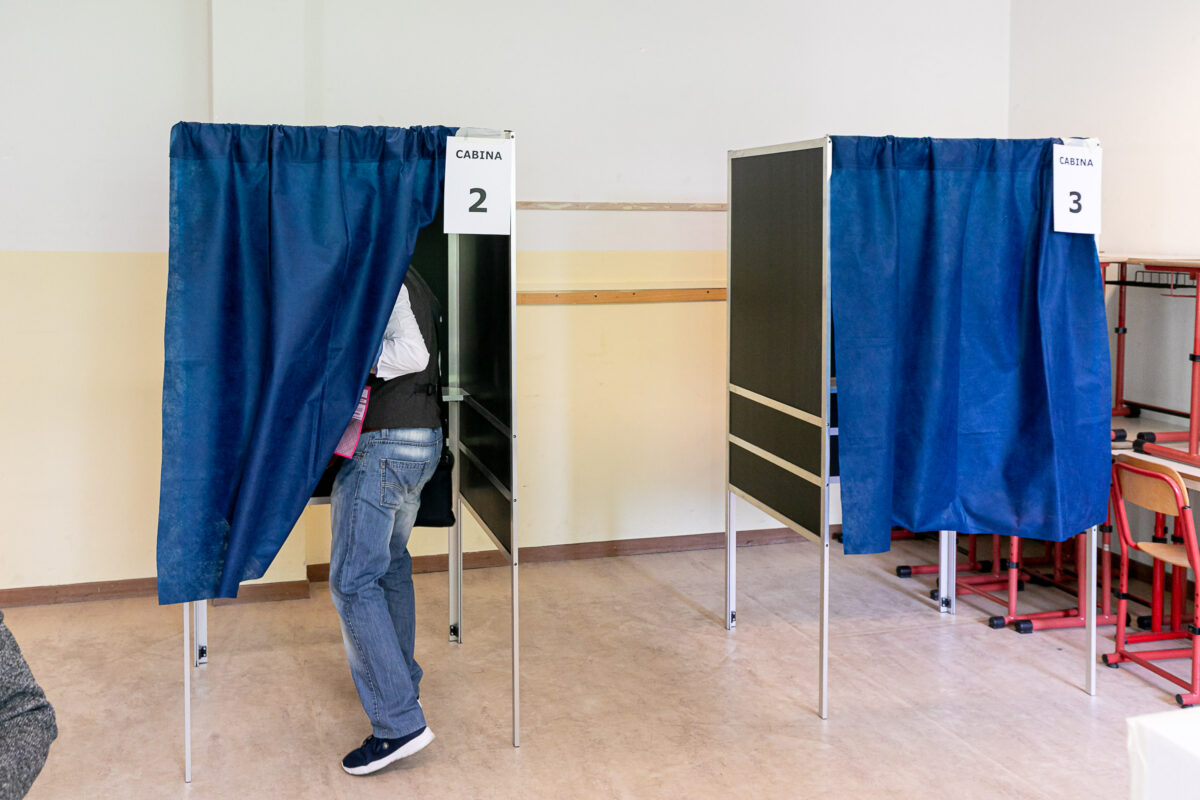 Local elections: polling stations open from 7am to 11pm, voting takes place in 894 municipalities Local elections: polling stations open from 7am to 11pm, voting takes place in 894 municipalities