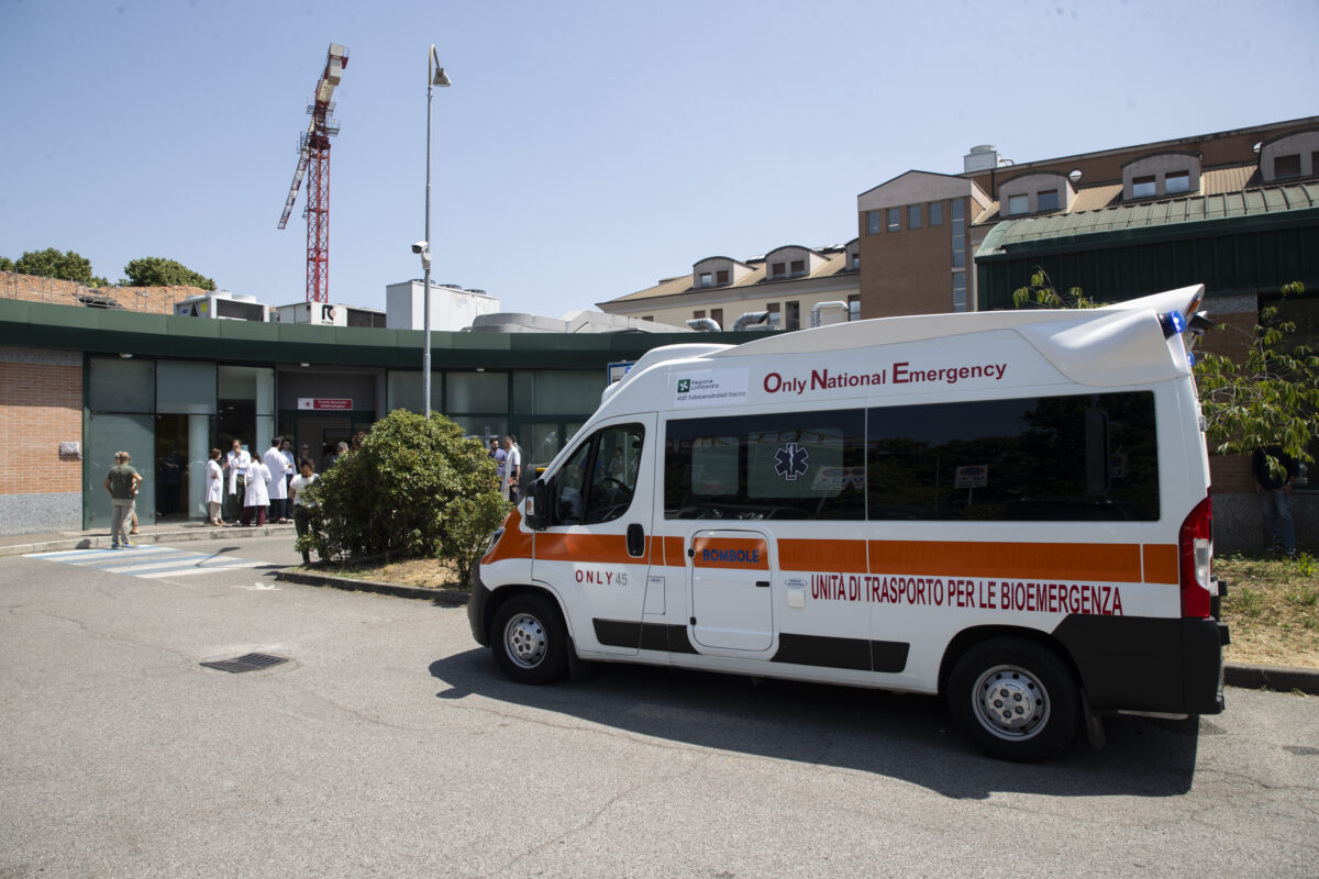 Ebola: Two people returning from Uganda admitted to Sacco Hospital in Milan; monitoring initiated