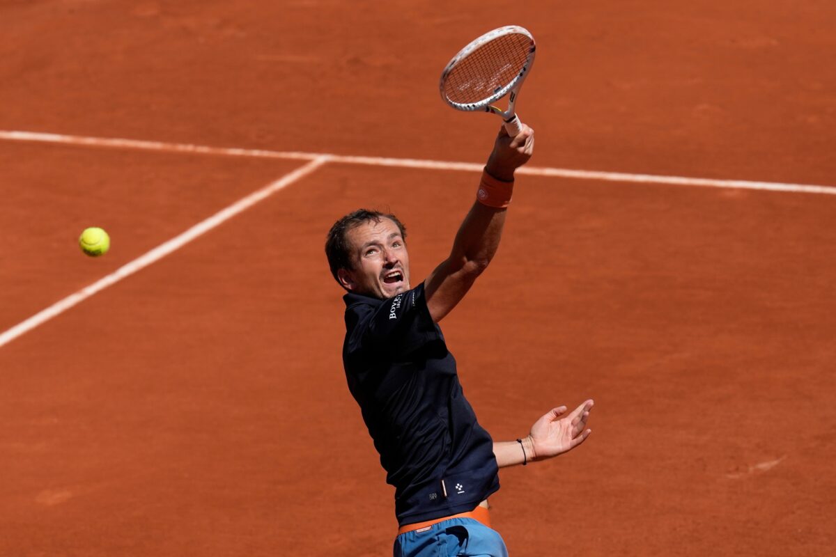 Roland Garros, Medvedev immediately out: he could have been Sinner’s opponent Roland Garros, Medvedev immediately out: he could have been Sinner’s opponent