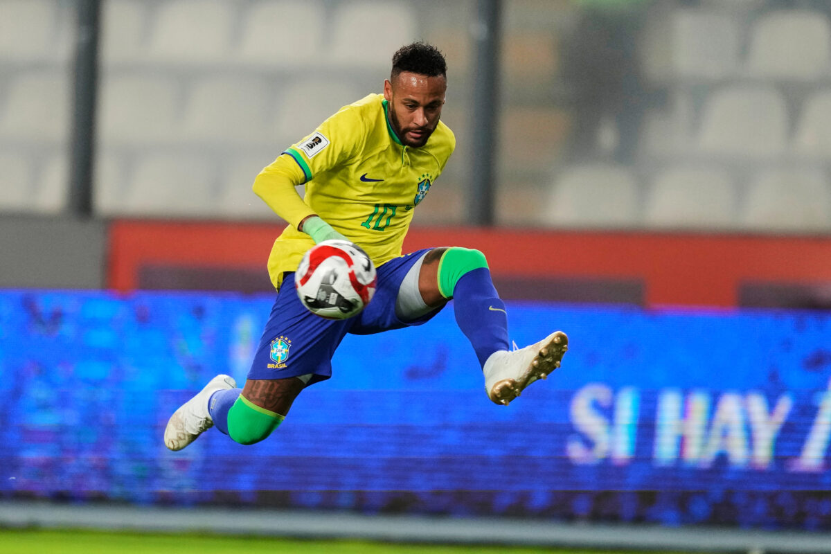 Brazil: Neymar suffers muscle injury; out for 2–3 weeks Brazil: Neymar suffers muscle injury; out for 2–3 weeks