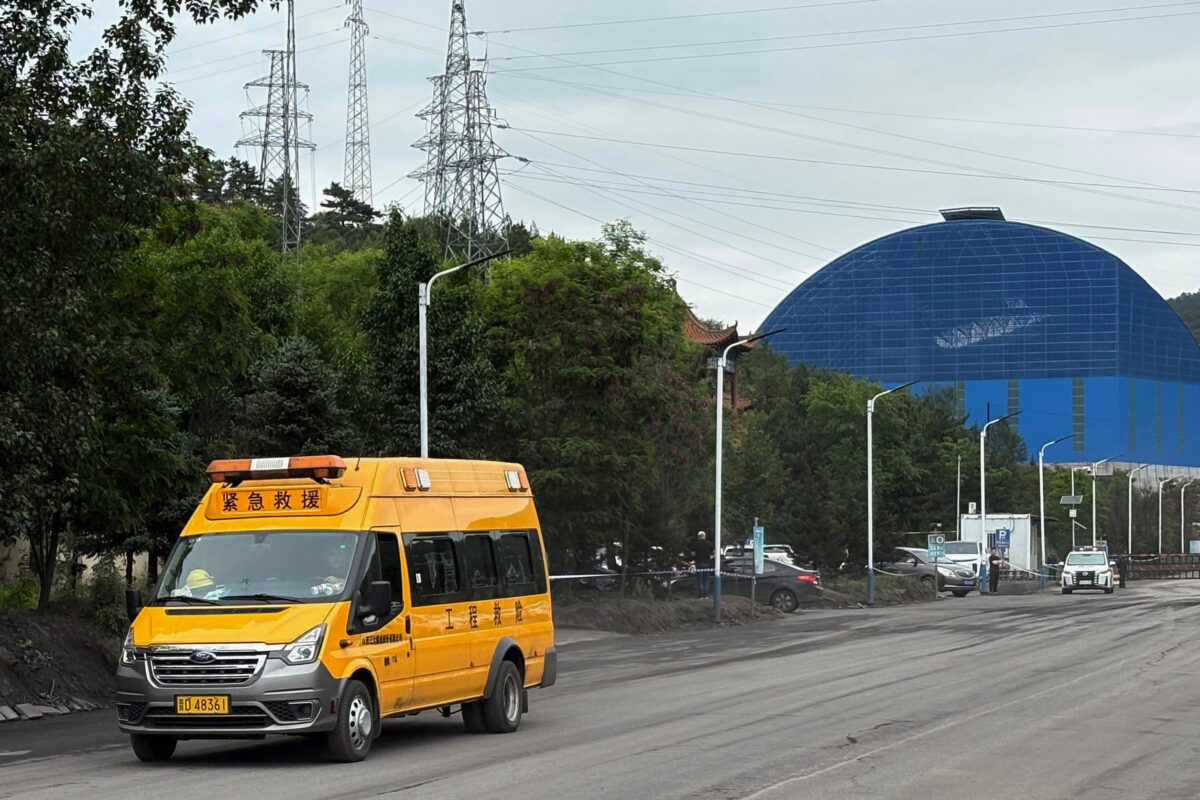 China: Collapse at an illegal mine leaves 5 dead and one injured