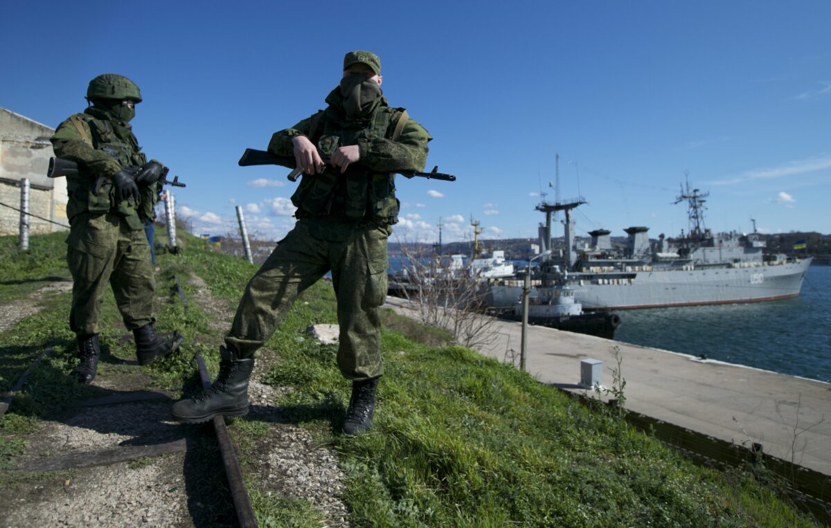 Ukraine: Kyiv airstrike in Crimea leaves 3 dead and 7 injured Ukraine: Kyiv airstrike in Crimea leaves 3 dead and 7 injured