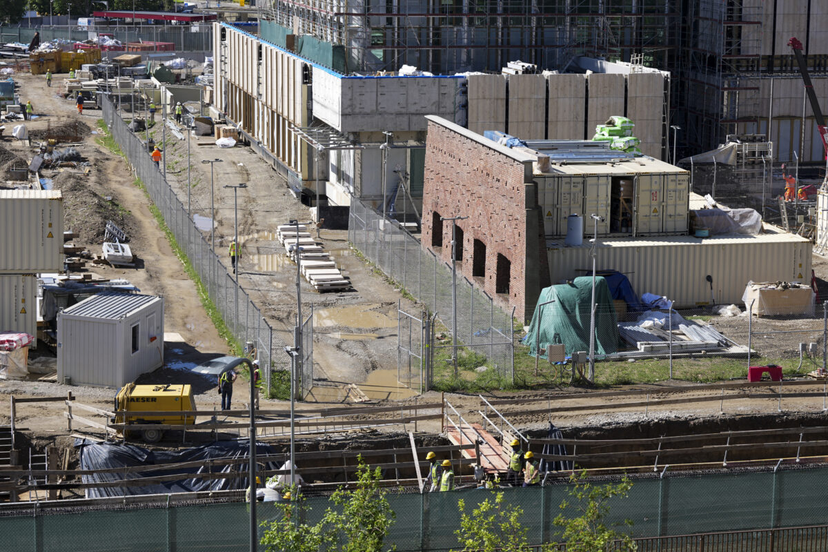 Illegal labour recruitment: another man arrested over exploitation at US Consulate construction site in Milan Illegal labour recruitment: another man arrested over exploitation at US Consulate construction site in Milan