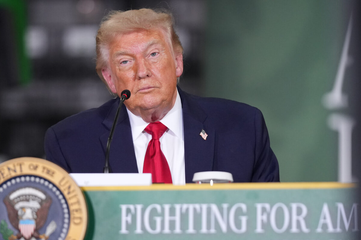 Trump to Tehran: “You launched your missiles, now return to negotiations” Milan, June 7 (LaPresse) – U.S. President Donald Trump, commenting on Iran’s missile launches toward Israel in an interview with Fox News, said: “I would suggest to Iran: you launched your missiles, enough. Go back to the negotiating table and reach an agreement.” The statement comes amid escalating tensions following Iranian ballistic missile attacks on northern Israel, with air defense systems reportedly intercepting incoming threats, according to Israeli military sources. FRANÇAIS Trump à Téhéran : « Vous avez lancé vos missiles, retournez à la table des négociations » Milan, 7 juin (LaPresse) – Le président des États-Unis Donald Trump a réagi au lancement de missiles iraniens vers Israël lors d’une interview à Fox News en déclarant : « Je suggérerais à l’Iran : vous avez lancé vos missiles, ça suffit. Retournez à la table des négociations et trouvez un accord. » Cette déclaration intervient dans un contexte de forte escalade après des tirs de missiles balistiques iraniens sur le nord d’Israël, interceptés en partie par les systèmes de défense aérienne israéliens, selon des sources militaires. Trump to Tehran: “You launched your missiles, now return to negotiations” Milan, June 7 (LaPresse) – U.S. President Donald Trump, commenting on Iran’s missile launches toward Israel in an interview with Fox News, said: “I would suggest to Iran: you launched your missiles, enough. Go back to the negotiating table and reach an agreement.” The statement comes amid escalating tensions following Iranian ballistic missile attacks on northern Israel, with air defense systems reportedly intercepting incoming threats, according to Israeli military sources. FRANÇAIS Trump à Téhéran : « Vous avez lancé vos missiles, retournez à la table des négociations » Milan, 7 juin (LaPresse) – Le président des États-Unis Donald Trump a réagi au lancement de missiles iraniens vers Israël lors d’une interview à Fox News en déclarant : « Je suggérerais à l’Iran : vous avez lancé vos missiles, ça suffit. Retournez à la table des négociations et trouvez un accord. » Cette déclaration intervient dans un contexte de forte escalade après des tirs de missiles balistiques iraniens sur le nord d’Israël, interceptés en partie par les systèmes de défense aérienne israéliens, selon des sources militaires.