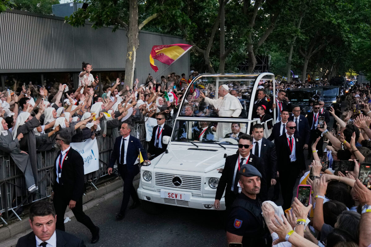 Spain: Thousands gather in Madrid for the Pope’s open-air Mass Spain: Thousands gather in Madrid for the Pope’s open-air Mass