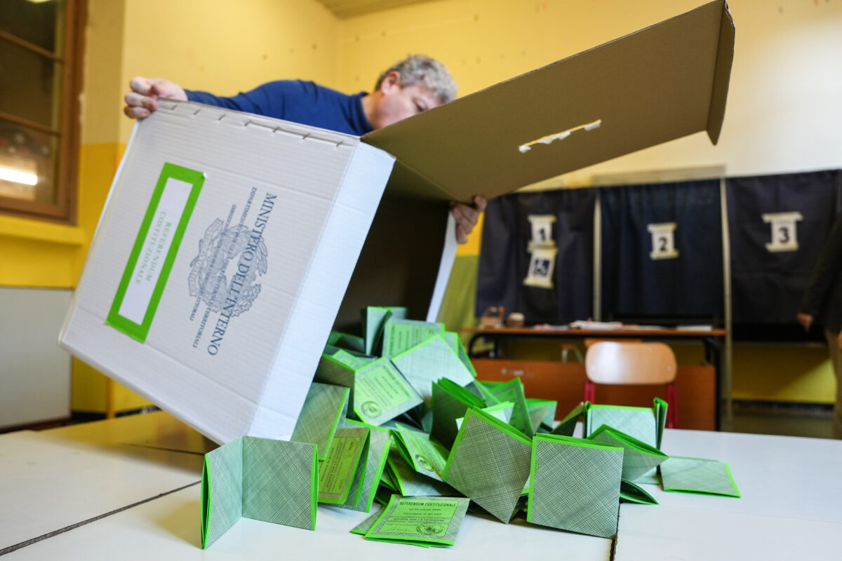 Local elections: final turnout for the run-offs stands at 52.07%, down 8.4% on the first round Local elections: final turnout for the run-offs stands at 52.07%, down 8.4% on the first round