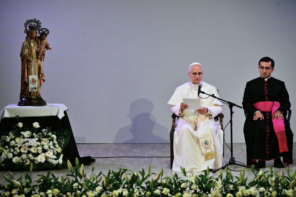 Pope: “The world cries out for justice and peace” Pope: “The world cries out for justice and peace”