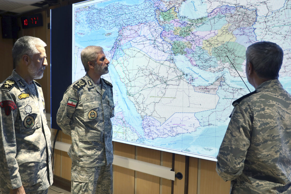 Iran, Revolutionary Guards warn Trump: “The region will become your hell” Iran, Revolutionary Guards warn Trump: “The region will become your hell”
