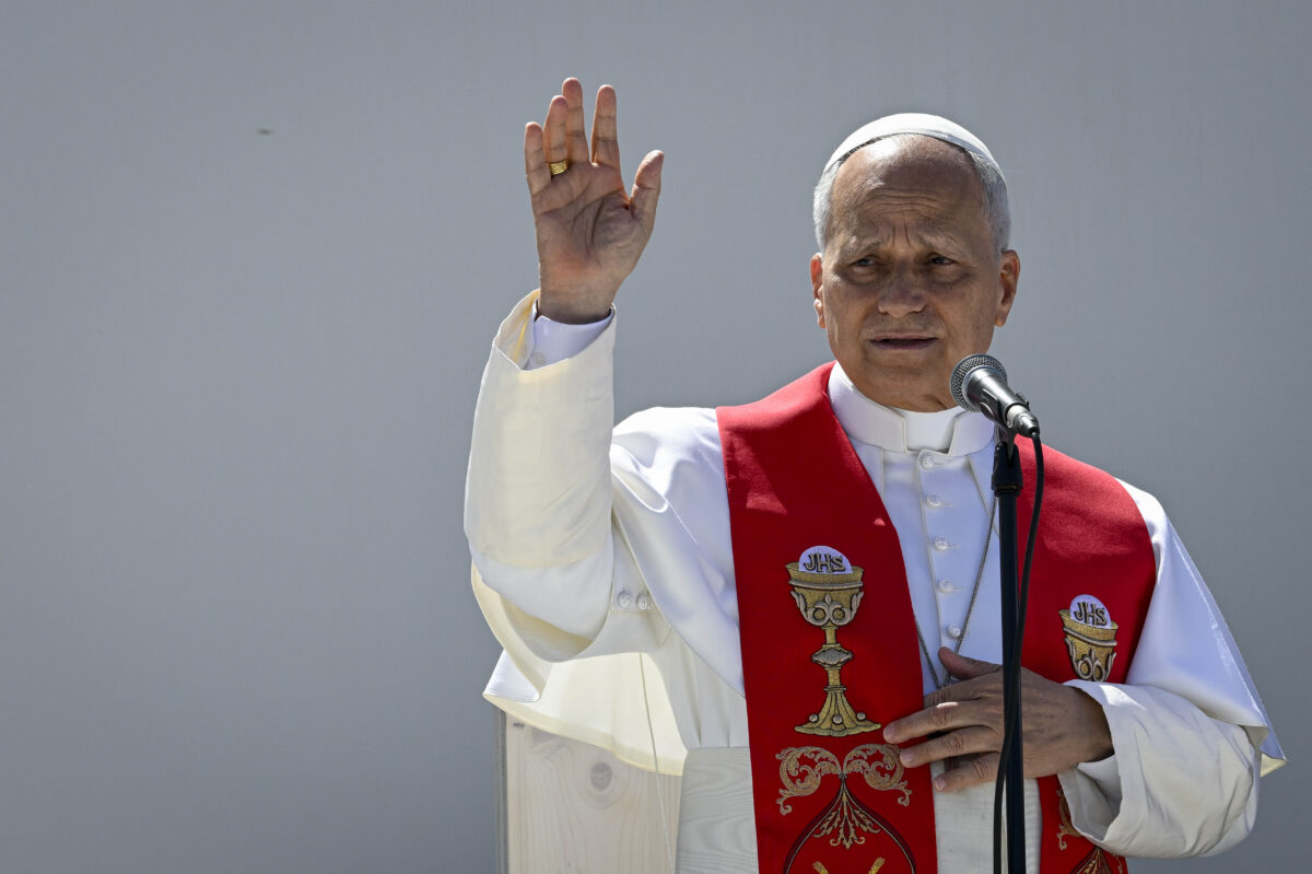 Migrants: Pope in Tenerife: ‘No human being is an island; we are born to encounter one another’