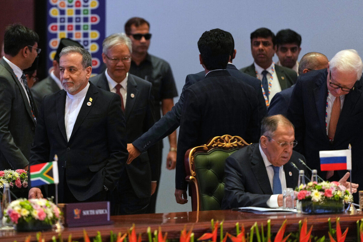 Iran, media: Araghchi and the Tehran delegation are due to visit Pakistan tomorrow Iran, media: Araghchi and the Tehran delegation are due to visit Pakistan tomorrow