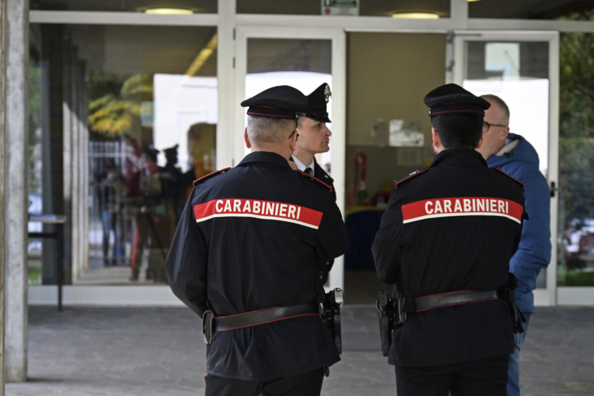 Modena: pupil points gun at teacher in classroom: ‘Give me the cigarettes or I’ll shoot’ Modena: pupil points gun at teacher in classroom: ‘Give me the cigarettes or I’ll shoot’