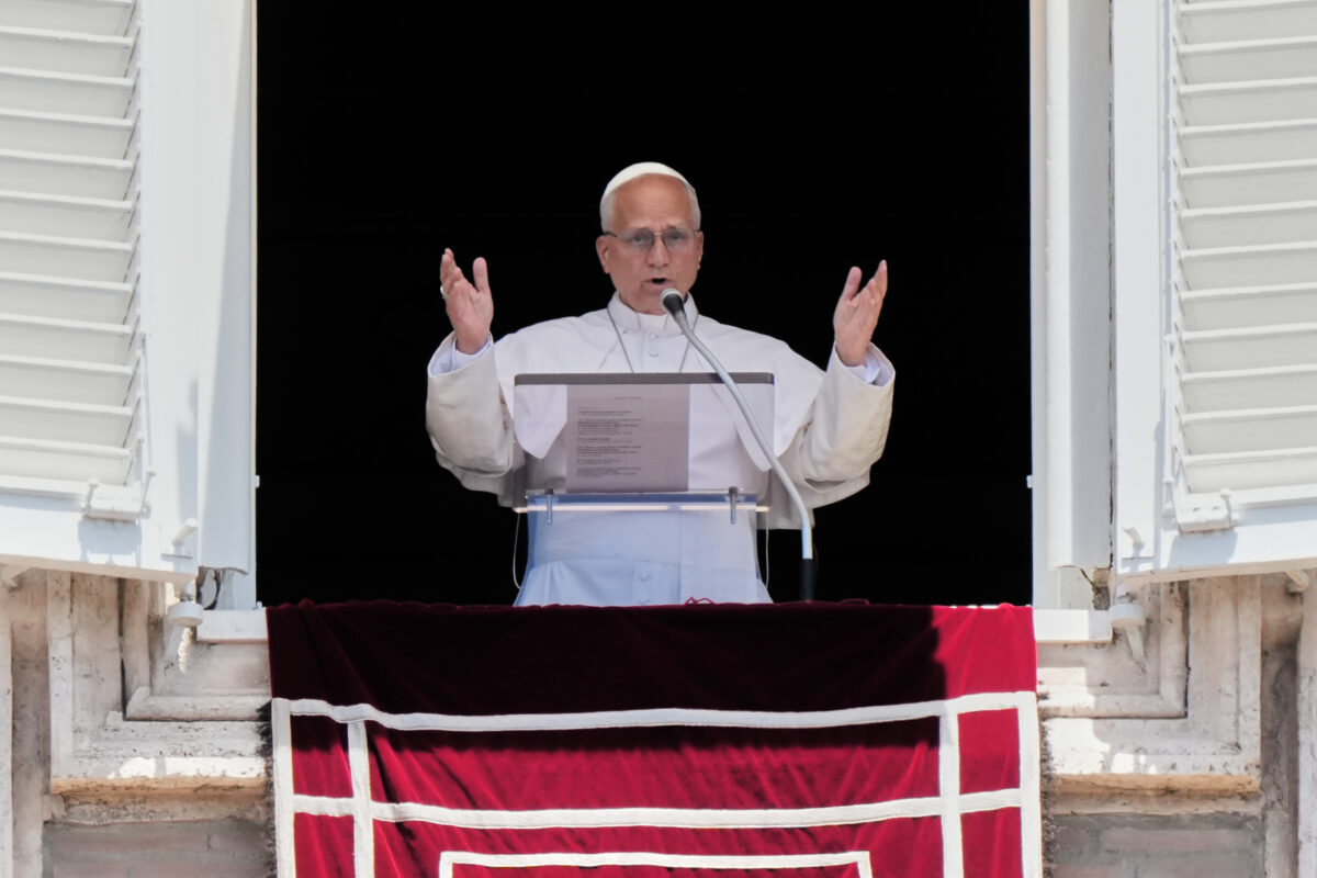 Vatican, Pope: “God sees the wounds of wars and consumerism and suffers for us” Vatican, Pope: “God sees the wounds of wars and consumerism and suffers for us”