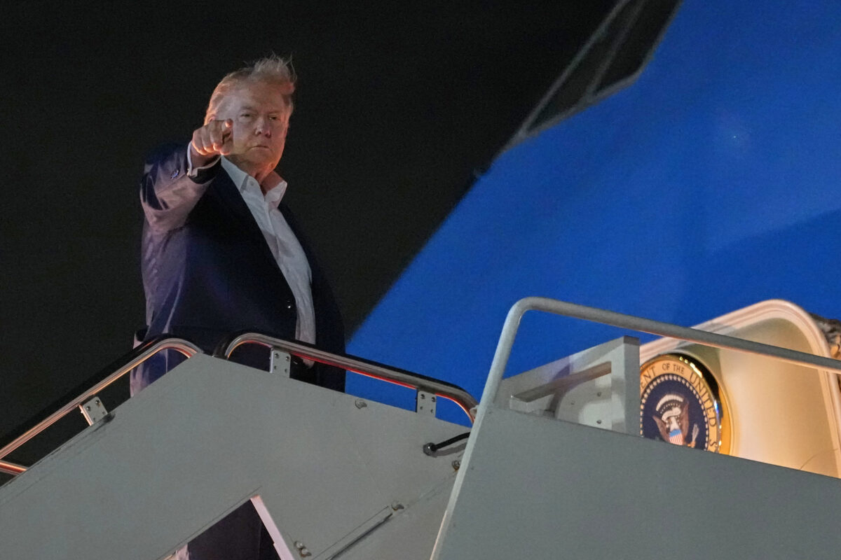 Iran, Trump: ‘Ships are beginning to move out of the Strait of Hormuz’ Iran, Trump: ‘Ships are beginning to move out of the Strait of Hormuz’