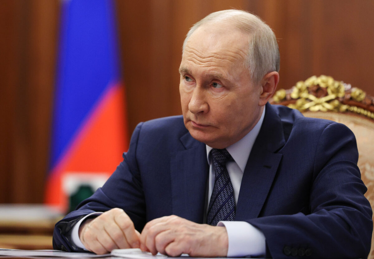 Ukraine, Kremlin: ‘Does Zelensky want to meet Putin? Let him come to Moscow’