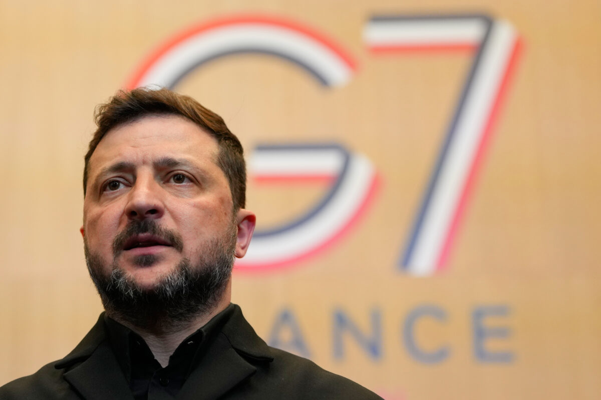 Ukraine, Zelensky: “Oil refinery in Moscow hit, it is a justified response to Russian attacks”