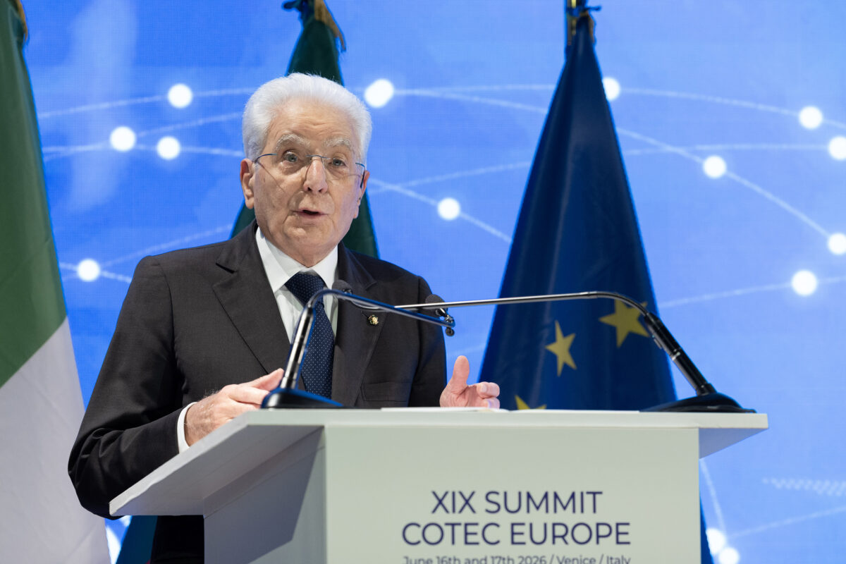 Refugees, Mattarella: “An alarming reality; we must counter these trends with the power of peace” Refugees, Mattarella: “An alarming reality; we must counter these trends with the power of peace”