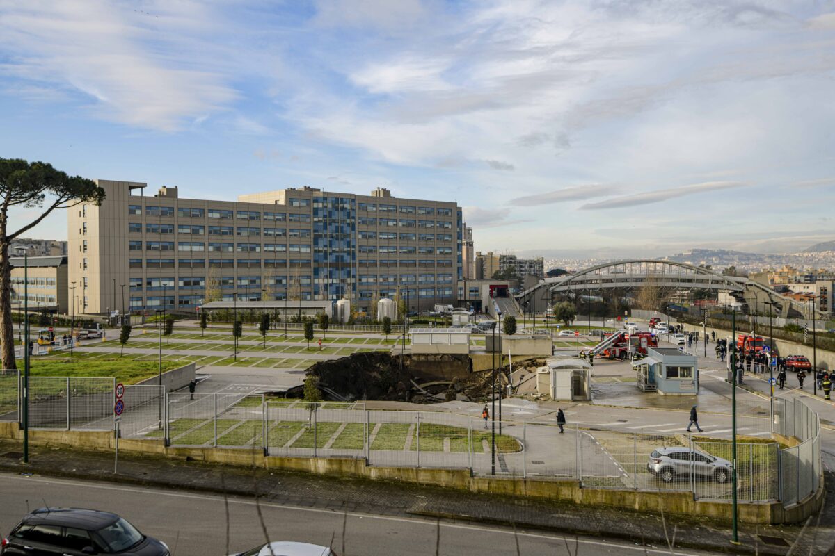Naples: Fire at Ospedale del Mare, no injuries, wards evacuated Naples: Fire at Ospedale del Mare, no injuries, wards evacuated