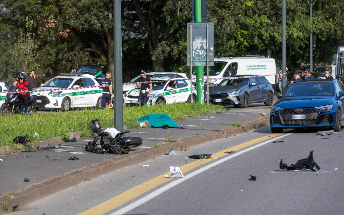 Milan: local police officer dies after motorcycle chase Milan: local police officer dies after motorcycle chase