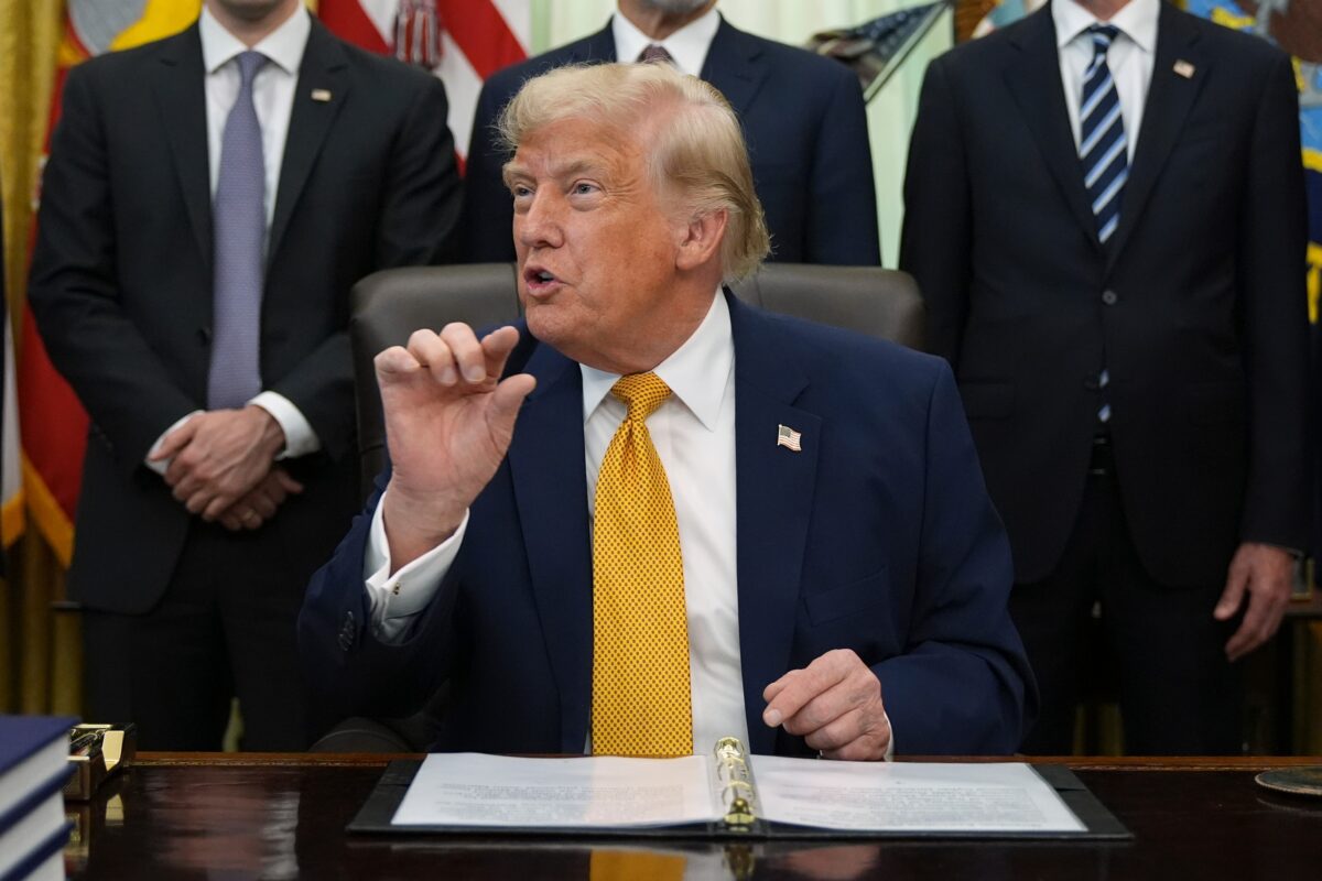 Trump’s poll ratings continue to fall; only 30% of Americans approve of his performance