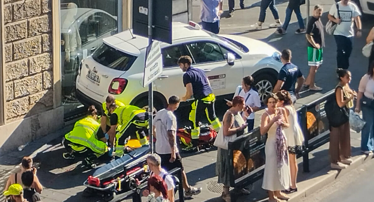 Rome: Woman hit by a taxi on Via del Tritone – she is in a serious condition Rome: Woman hit by a taxi on Via del Tritone – she is in a serious condition
