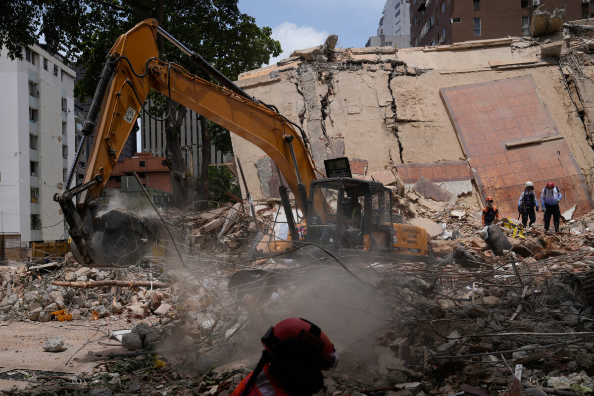 Earthquake in Venezuela: death toll rises to 235, 4,300 injured Earthquake in Venezuela: death toll rises to 235, 4,300 injured