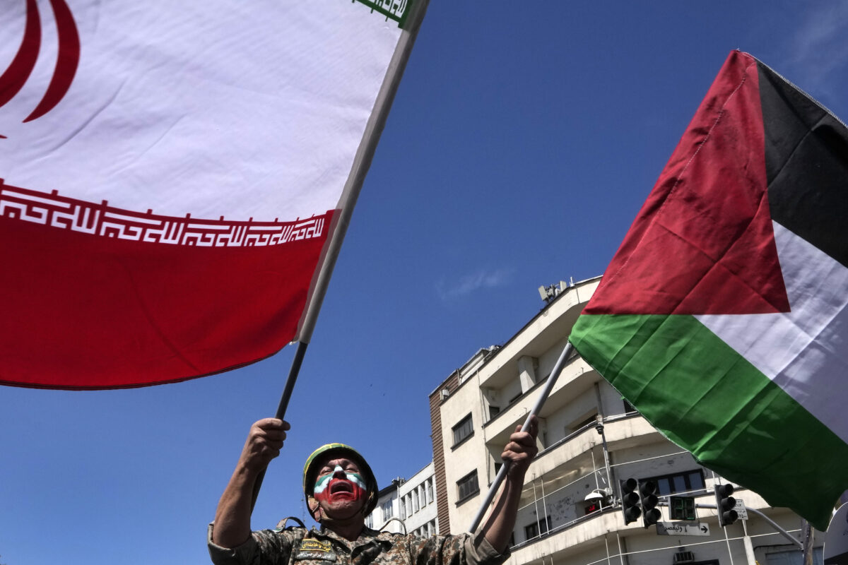 Iran, Revolutionary Guards: ‘Honour your commitments or we will respond with greater force’