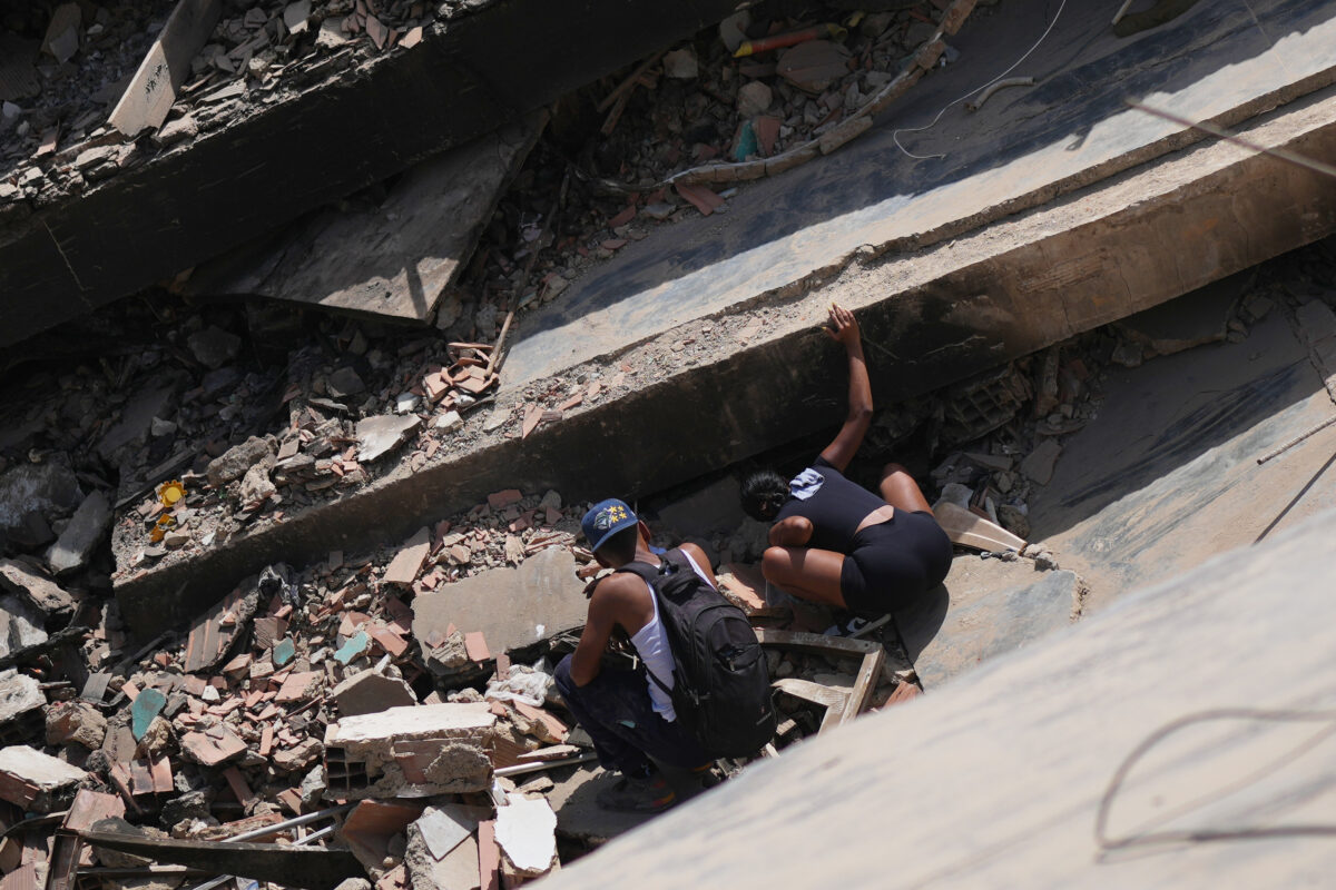 Venezuela: 11-year-old boy pulled alive from the rubble three days after the earthquake Venezuela: 11-year-old boy pulled alive from the rubble three days after the earthquake