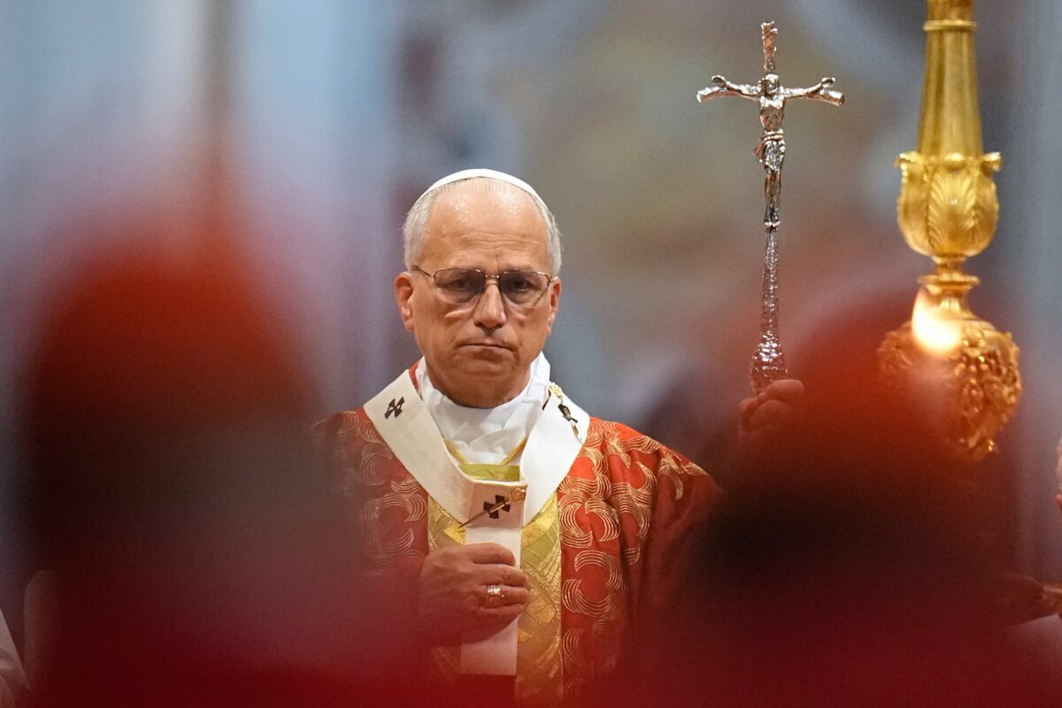Pope to Lefebvrians: “Retract your actions; say no to schism” Pope to Lefebvrians: “Retract your actions; say no to schism”