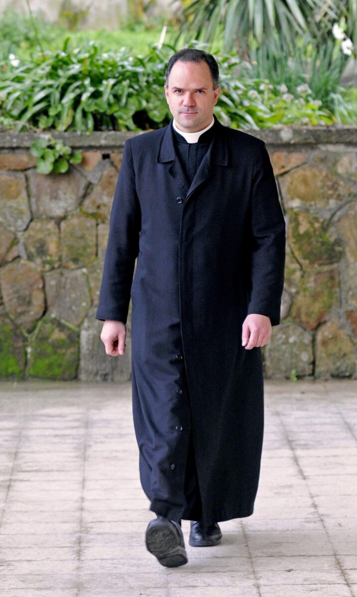 Church, Lefebvrian Leader: “Accused of Disrespecting the Pope, Yet He Is the One Who Is Humiliated” Church, Lefebvrian Leader: “Accused of Disrespecting the Pope, Yet He Is the One Who Is Humiliated”
