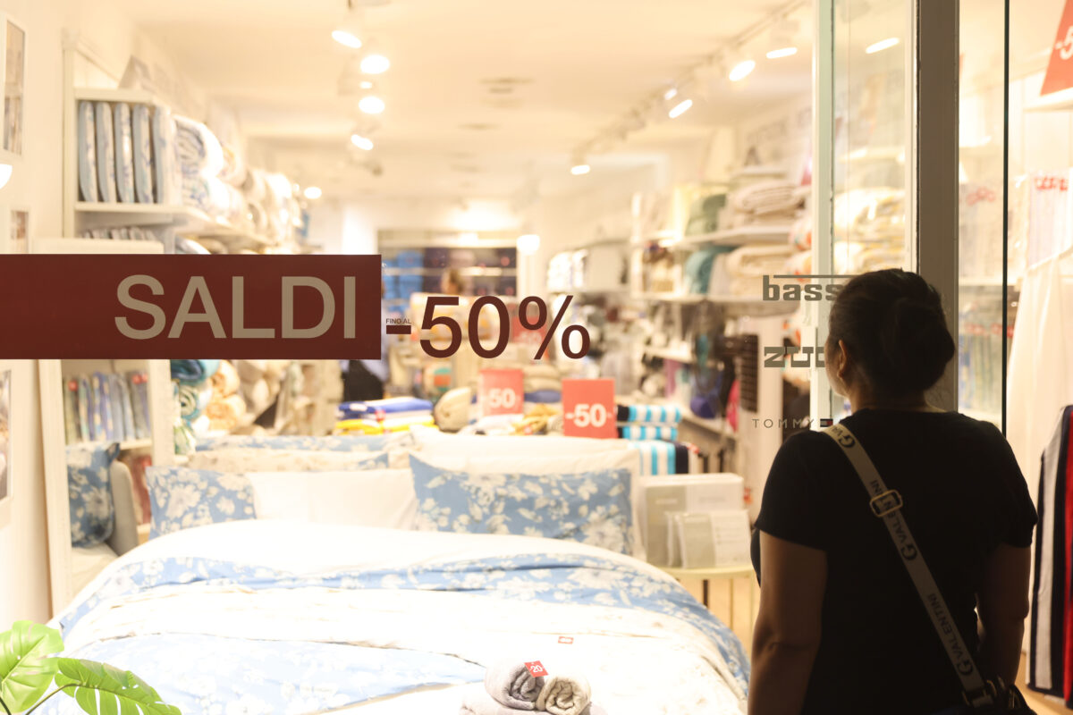 Summer Sales: Confcommercio sstimates average spending of 201 euros per household; sales begin tomorrow
