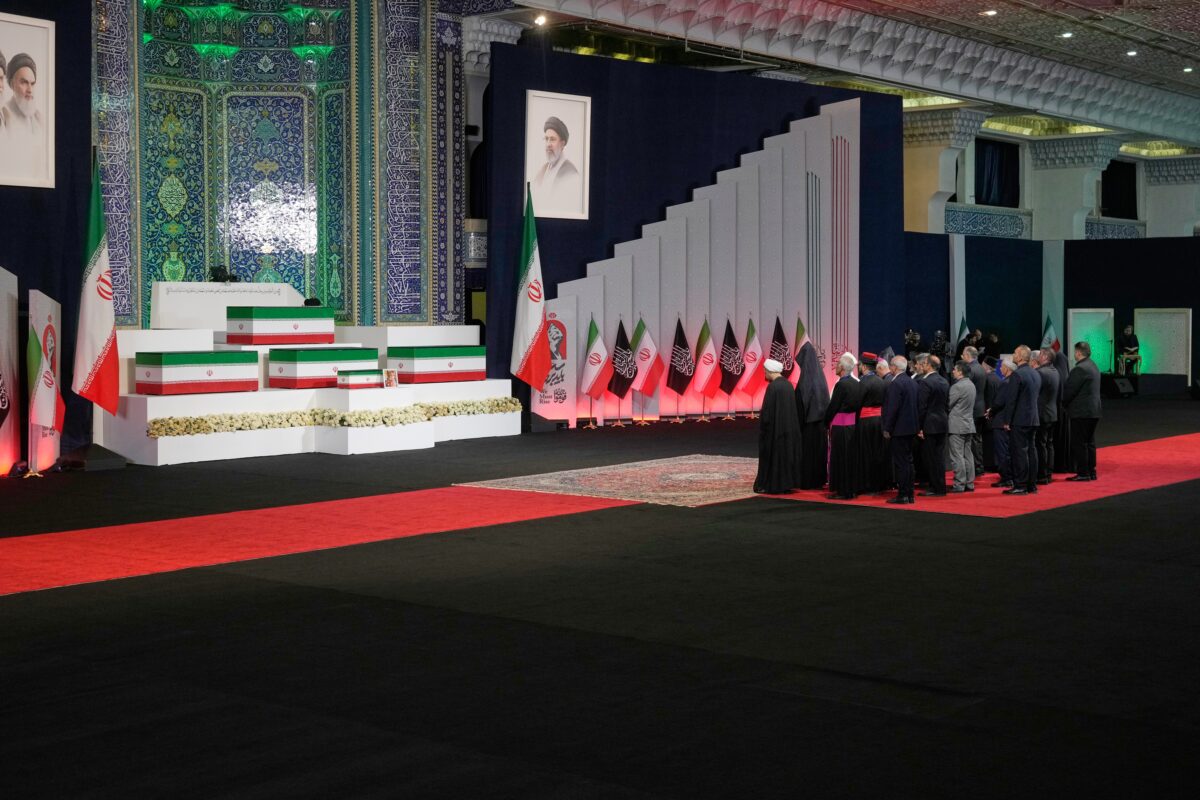 Iran: Pasdaran commander appears at ceremony for Khamenei, Ffrst time since the start of the war Iran: Pasdaran commander appears at ceremony for Khamenei, Ffrst time since the start of the war