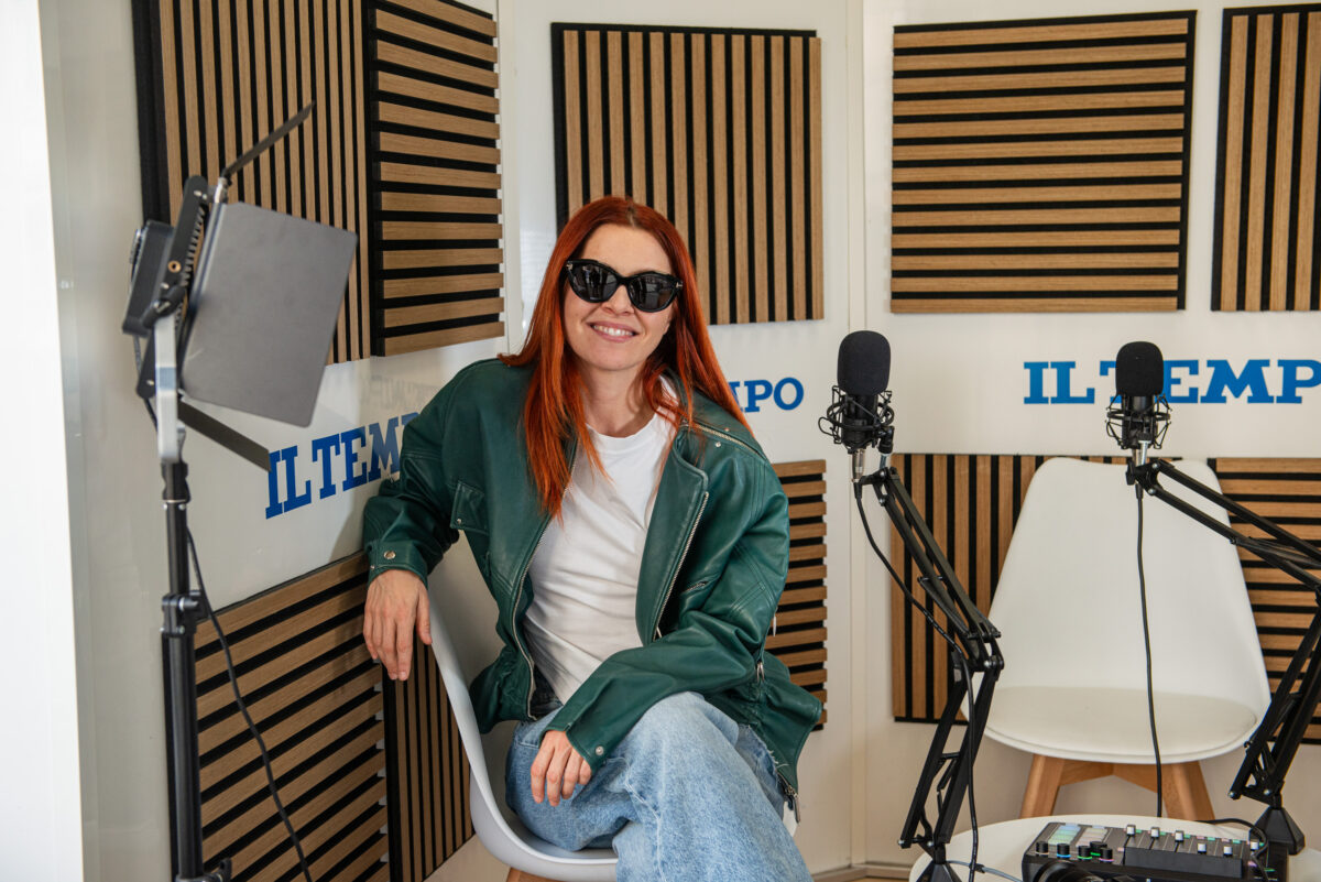 Music: Noemi falls off the stage and ends up in hospital; expected to be out of action for 30 days