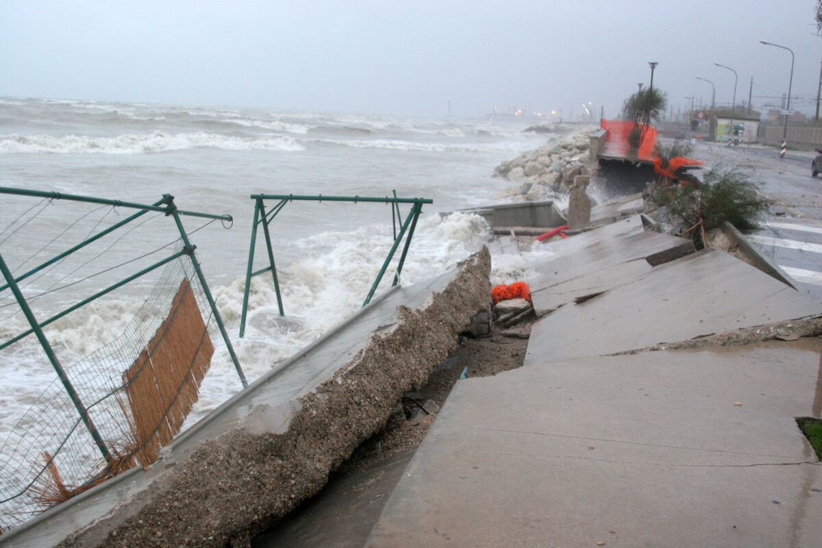 Climate: record-breaking heat and over 1,000 extreme weather events along the coast in the last 16 years Climate: record-breaking heat and over 1,000 extreme weather events along the coast in the last 16 years