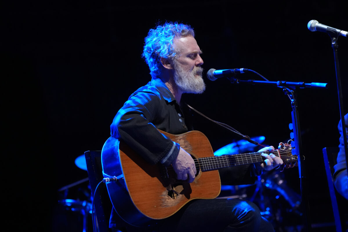 Music: Glen Hansard, Oscar winner for the song from the film ‘Once’, dies in a motorbike accident