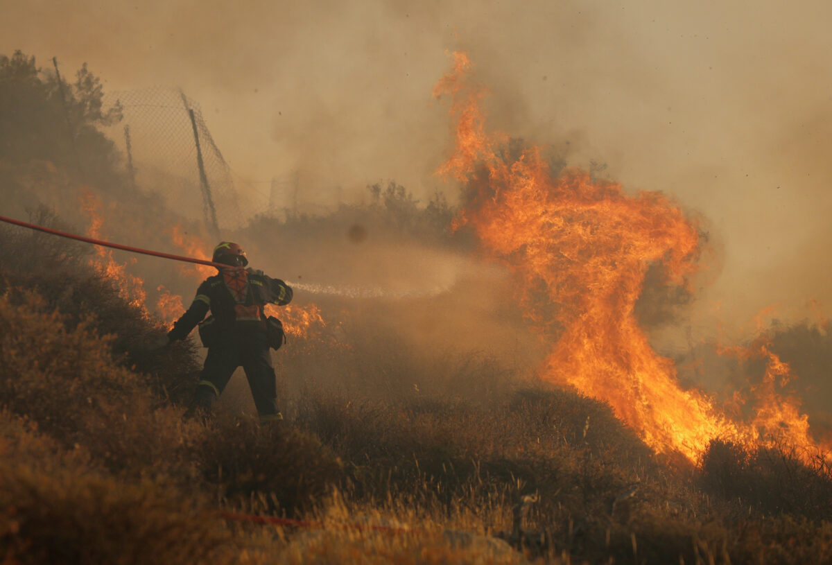 Fires: two firefighters killed in a blaze in Crete