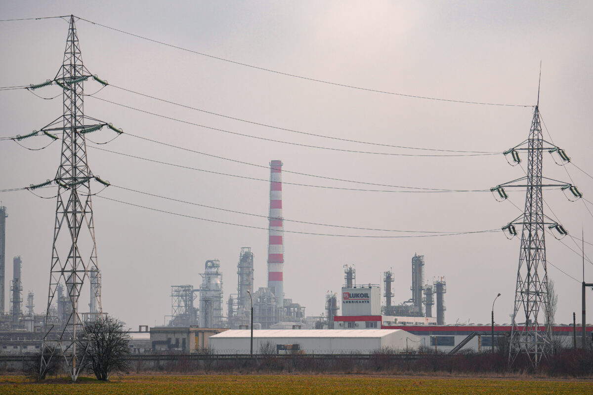 Ukraine: Kyiv drones strike Lukoil refinery in Perm Ukraine: Kyiv drones strike Lukoil refinery in Perm
