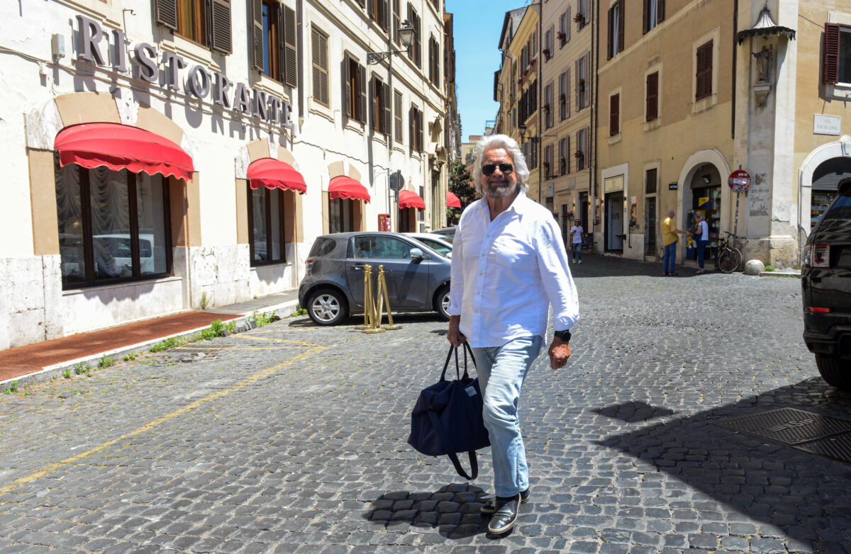 M5S: Grillo strikes again, posting quotes from Conte in support of Draghi M5S: Grillo strikes again, posting quotes from Conte in support of Draghi