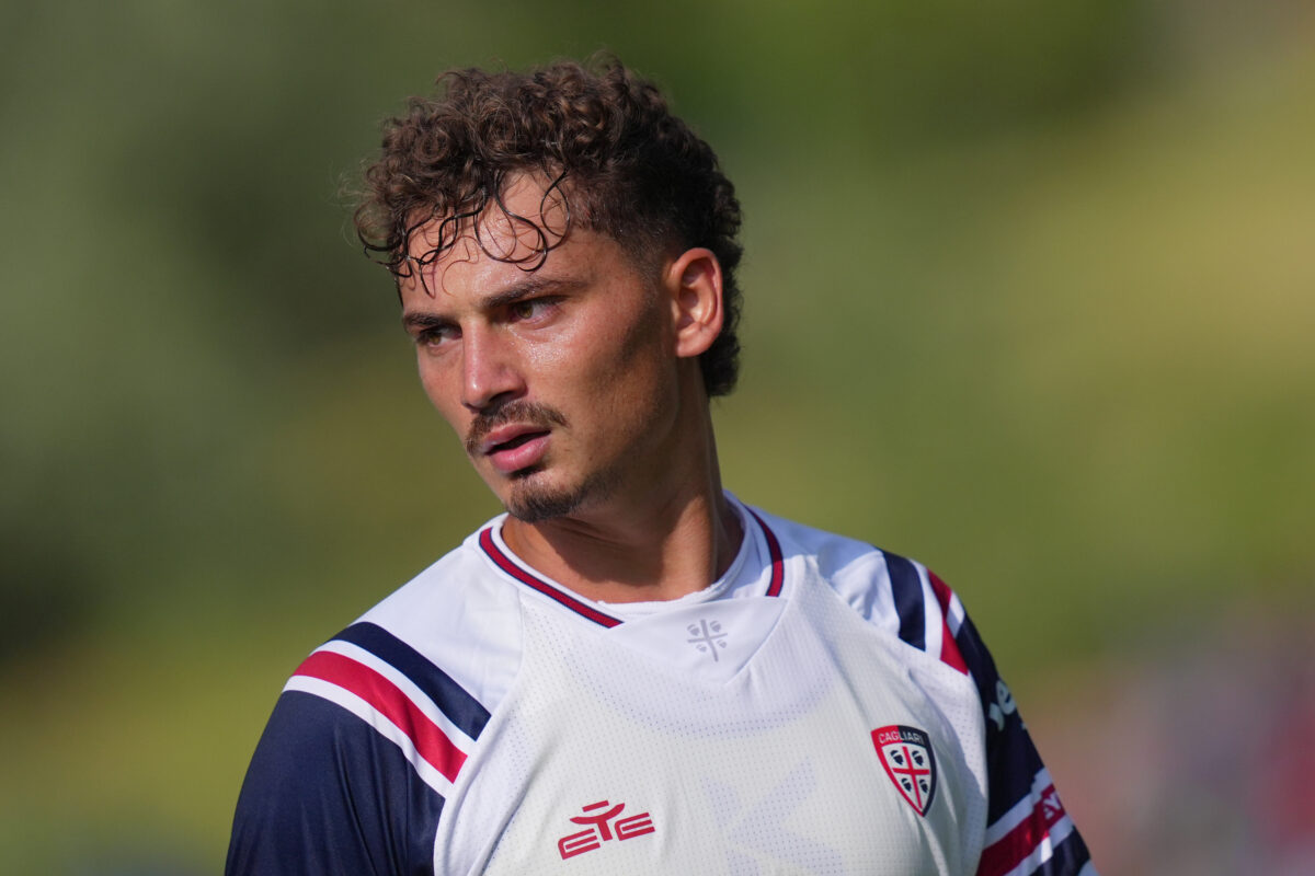 Football: Cagliari – Esposito has left the training camp without authorisation