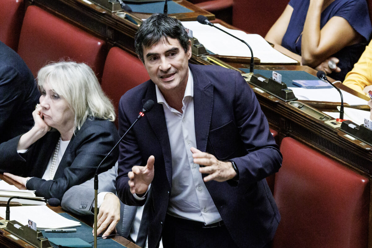 Migrants, Fratoianni: “International attack by the far-right in the EU and U.S. against progressive Spain”