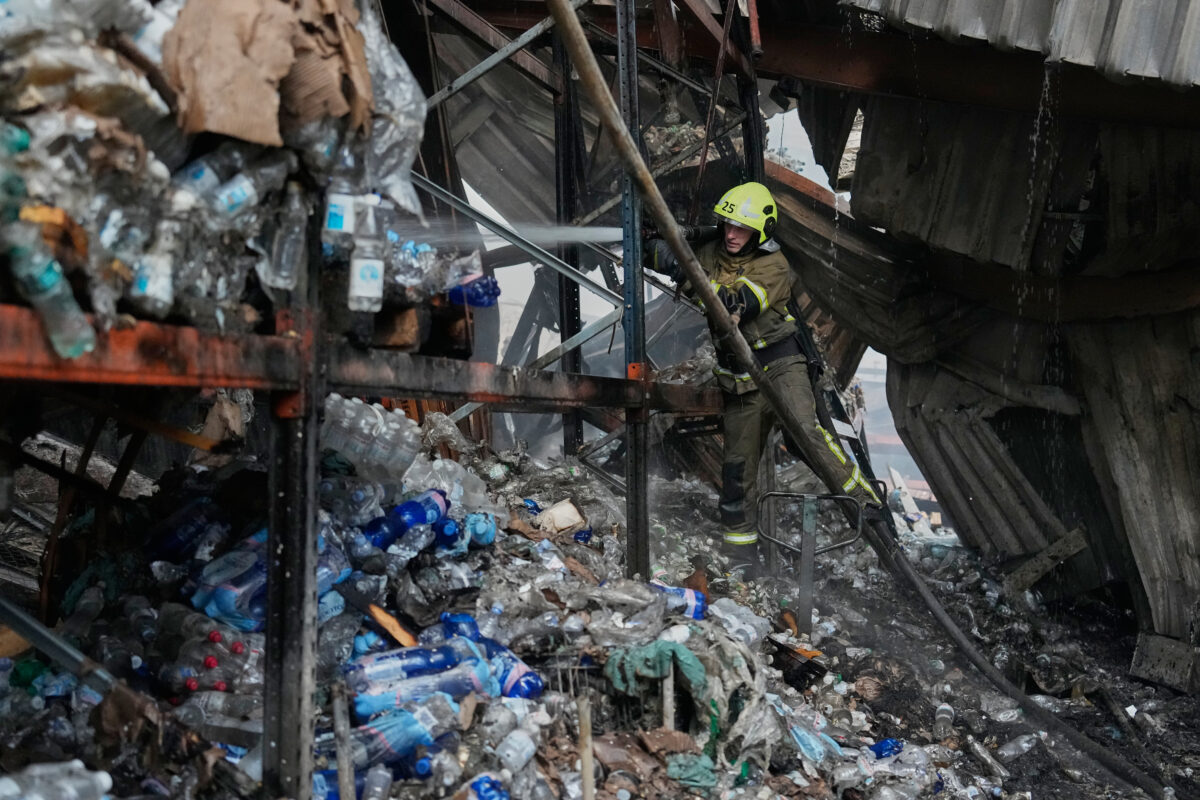 Ukraine: Russian air strikes on Kyiv, three dead including a child Ukraine: Russian air strikes on Kyiv, three dead including a child