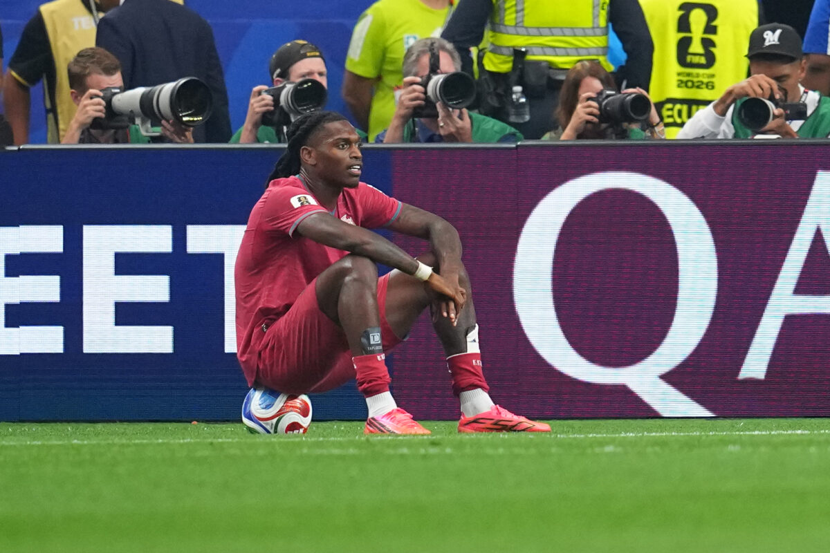 Milan, Leao: ‘My only focus is on the pitch’