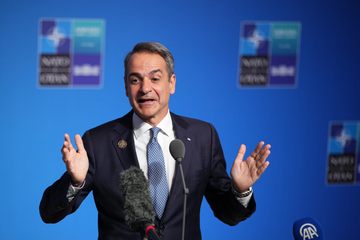 Greece: Prime Minister Mitsotakis involved in a cycling accident, sustaining minor injuries