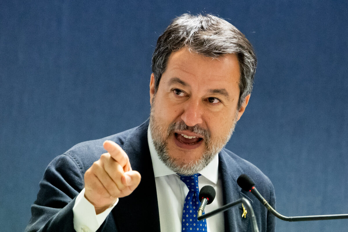 Migrants, League: “No going back on suspension of Schengen”
