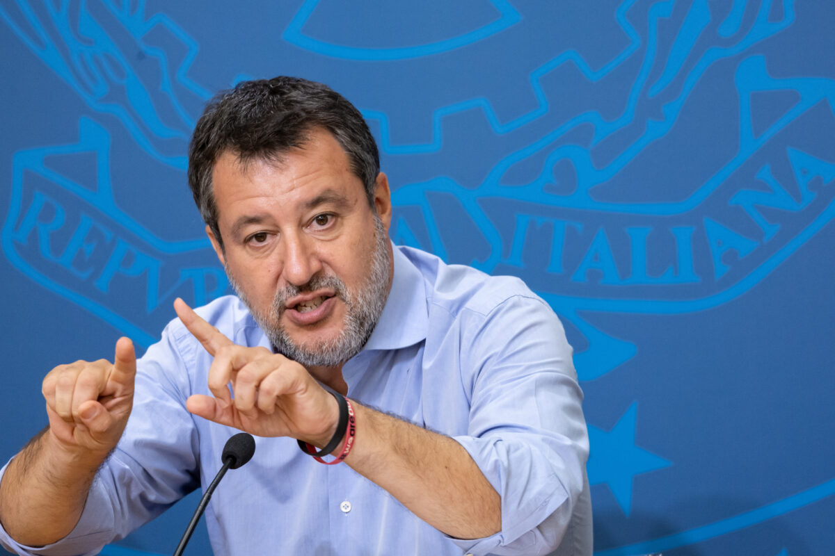 Budget, Salvini: “10 billion from banks for healthcare and security even if it annoys allies” Budget, Salvini: “10 billion from banks for healthcare and security even if it annoys allies”