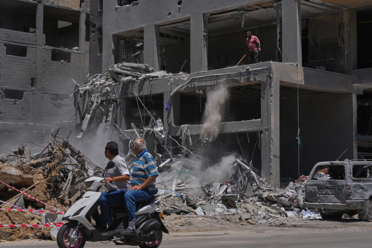 Lebanon: media report Israel bombs Al-Mansouri neighbourhood in Tyre Lebanon: media report Israel bombs Al-Mansouri neighbourhood in Tyre